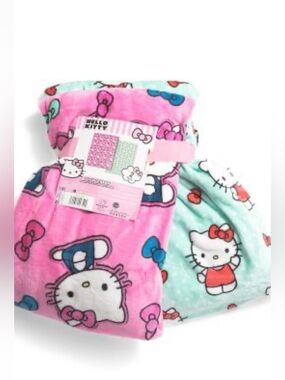 Brand New Hello Kitty 2 Pack Bows Throws